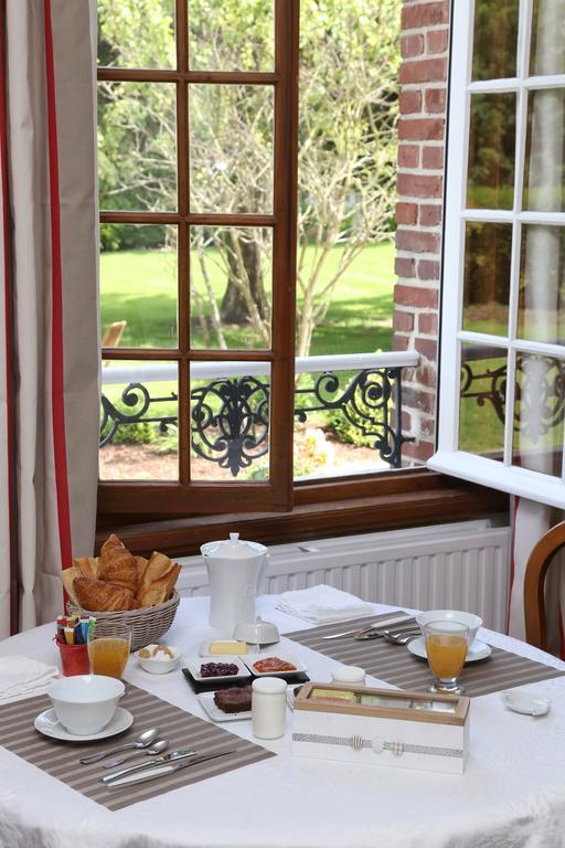 Manoir Le Mesnil Bed & Breakfast Saint-Martin-aux-Chartrains Exterior photo