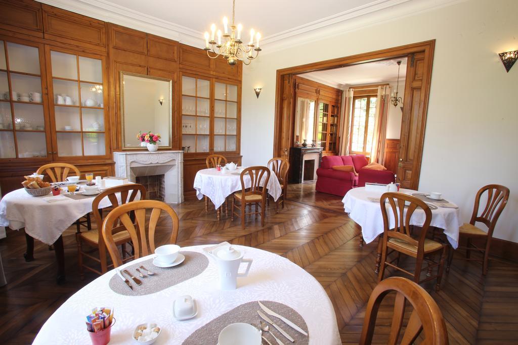 Manoir Le Mesnil Bed & Breakfast Saint-Martin-aux-Chartrains Exterior photo
